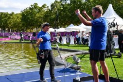 Katharina Bauer gewinnt im Bronzefinale_Trainer Georg Holzner jubelt_Foto_Deutscher Schützenbund_Eckard Frerichs