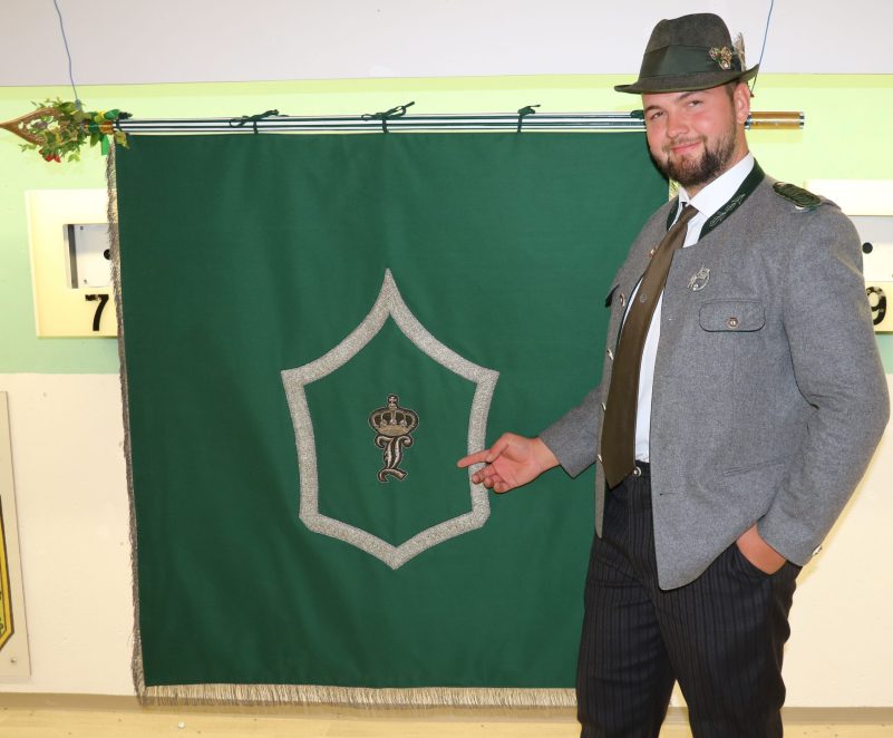 aschau jhv fähnrich01