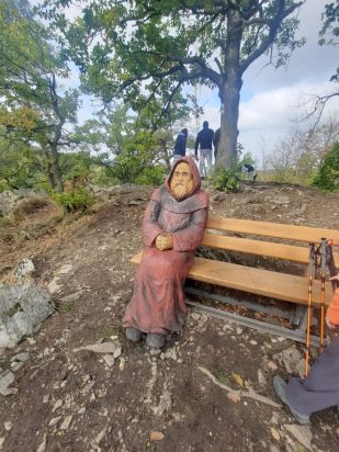 e5744a8d-34ef-4466-bc61-7e990f2e8e27