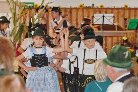 kl-03 - Auftanz der Kinder-, Jugend- u. Aktivengruppe