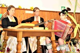 kl-12 Griessätter Sängerinnen u. Michael