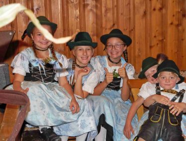 kl-23 Trachtendirndl