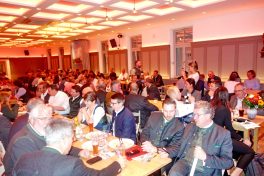 1Blick in Versammlung