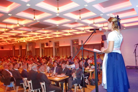 1Grußwort Milchkönigin