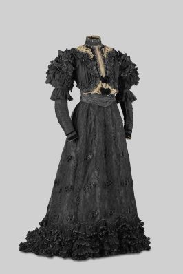 Trauerkleid Sisi (c) HdBG Foto Philipp Mansmann