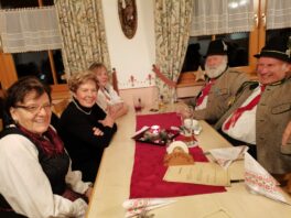 8eaf3340-ad0d-4e5c-848c-d380e4d02262