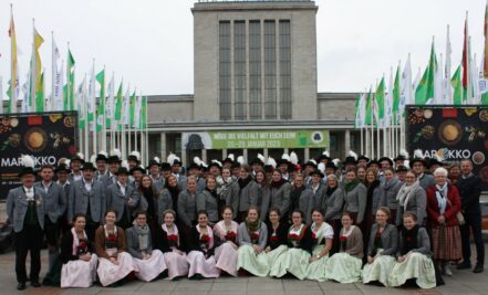 08 Vor den Messehallen