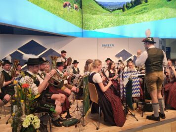 09 Trachtenblaskapelle Ramsau in der Bayernhalle