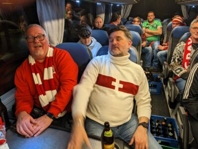 mit Fanclub "13 Hoeslwanger" in der Arena