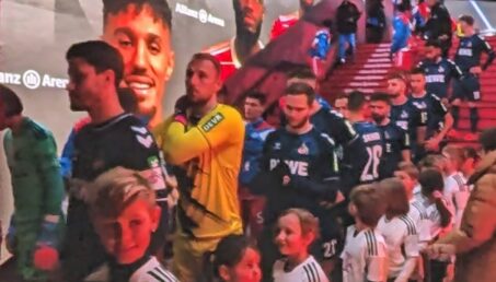 mit Fanclub "13 Hoeslwanger" in der Arena