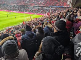 mit Fanclub "13 Hoeslwanger" in der Arena