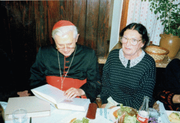 1Ratzinger-CousineIdaLanger