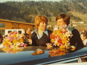 Empfang Weltcup-Siegerin Rosi - links Schwester Evi M.