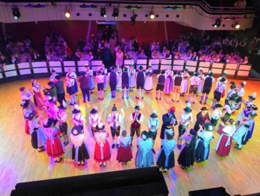 Oide Wiesnball (Auftritt Repräsentantenpaare)