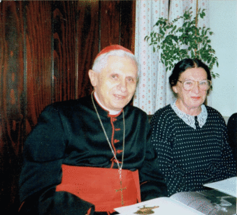 Ratzinger-Cousine-Langer