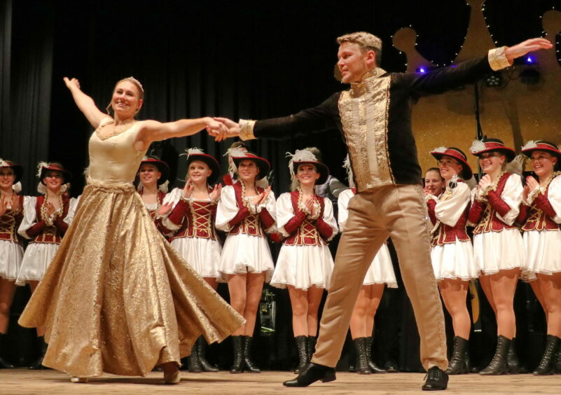 aschau krönungsball02