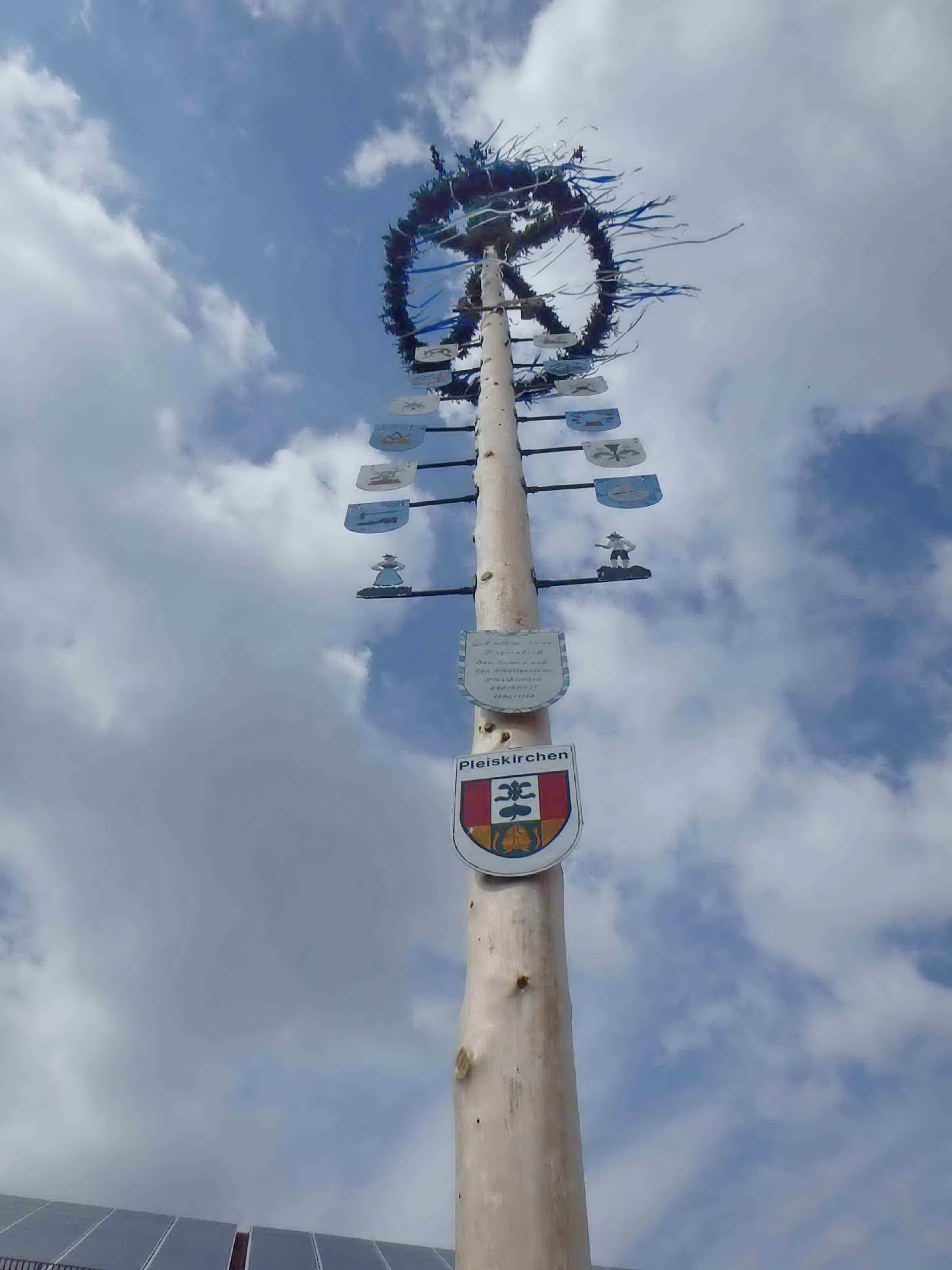 kl-Maibaumaufstellen Trachtenverein D'Holzlandler Pleiskirchen