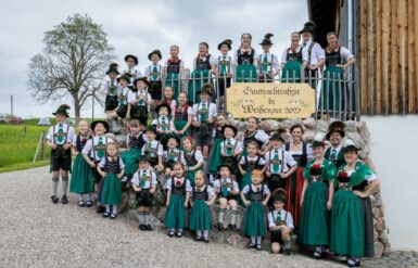 Jugendgruppe 2023 Mai mit Leiter