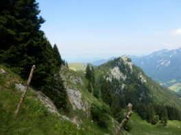 Gipfeltouren und Almenwanderungen im Priental