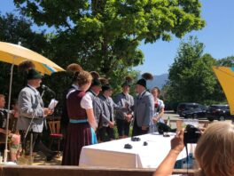 f2422080-1831-4016-820d-2a85d1496359