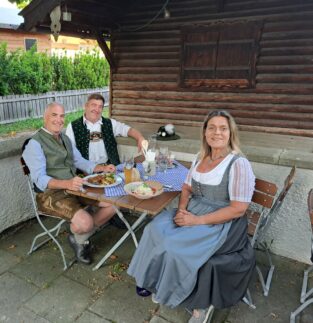 Foto Biergarten Sepp Hofer, Sepp Lausch, Barbara Stein