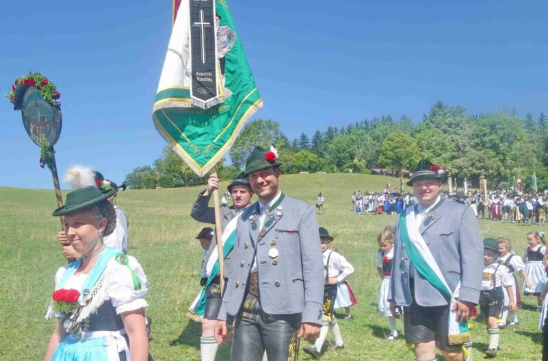 kl-1Festverein mit Vorstand Matthias Feichtner
