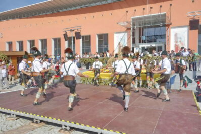 2Atzing-Bad Gögging