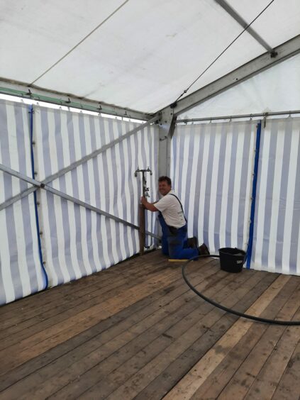 7C956B14-9BDD-4CC6-9130-5C3C4275F7C7