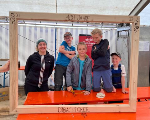 B4C43A3D-4AC5-440B-8B3F-46F575294E85