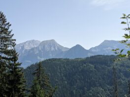 Almwanderung unterm Watzmann