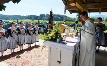 Foto 2 Festgottesdienst Pater Vasile (2)