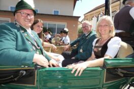 Foto 9 Kutsche mit Bürgermeister (2)