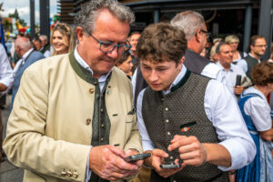 O‘zapft is! Das 162. Rosenheimer Herbstfest ist eröffnet