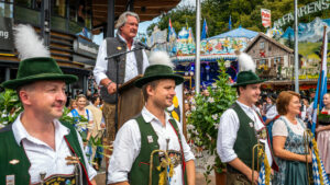 O‘zapft is! Das 162. Rosenheimer Herbstfest ist eröffnet