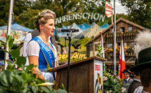 O‘zapft is! Das 162. Rosenheimer Herbstfest ist eröffnet