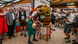 O‘zapft is! Das 162. Rosenheimer Herbstfest ist eröffnet