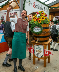 O‘zapft is! Das 162. Rosenheimer Herbstfest ist eröffnet