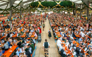 O‘zapft is! Das 162. Rosenheimer Herbstfest ist eröffnet