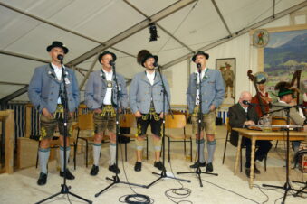 Rimstinger Sänger mit Zitherbegleitung