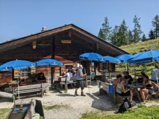 Almwanderung unterm Watzmann