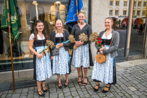 Ernte-Dank-Kirchenzug, Gottesdienst & Festzug zum Herbstfest in Rosenheim