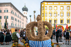 Ernte-Dank-Kirchenzug, Gottesdienst & Festzug zum Herbstfest in Rosenheim