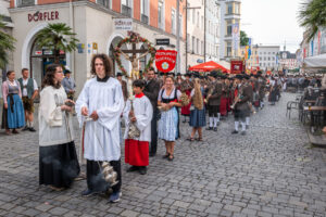 Ernte-Dank-Kirchenzug, Gottesdienst & Festzug zum Herbstfest in Rosenheim