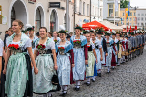 Ernte-Dank-Kirchenzug, Gottesdienst & Festzug zum Herbstfest in Rosenheim