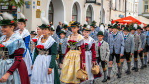 Ernte-Dank-Kirchenzug, Gottesdienst & Festzug zum Herbstfest in Rosenheim