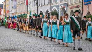 Ernte-Dank-Kirchenzug, Gottesdienst & Festzug zum Herbstfest in Rosenheim