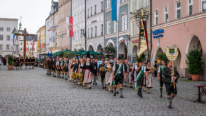 Ernte-Dank-Kirchenzug, Gottesdienst & Festzug zum Herbstfest in Rosenheim