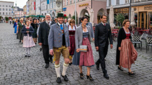 Ernte-Dank-Kirchenzug, Gottesdienst & Festzug zum Herbstfest in Rosenheim