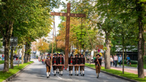 Ernte-Dank-Kirchenzug, Gottesdienst & Festzug zum Herbstfest in Rosenheim