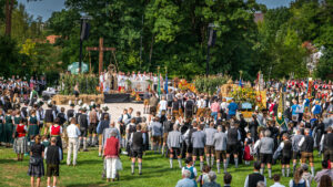 Ernte-Dank-Kirchenzug, Gottesdienst & Festzug zum Herbstfest in Rosenheim